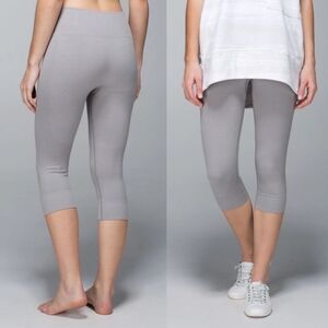 The Lululemon Seamlessly Street Crop in Heathered Grey